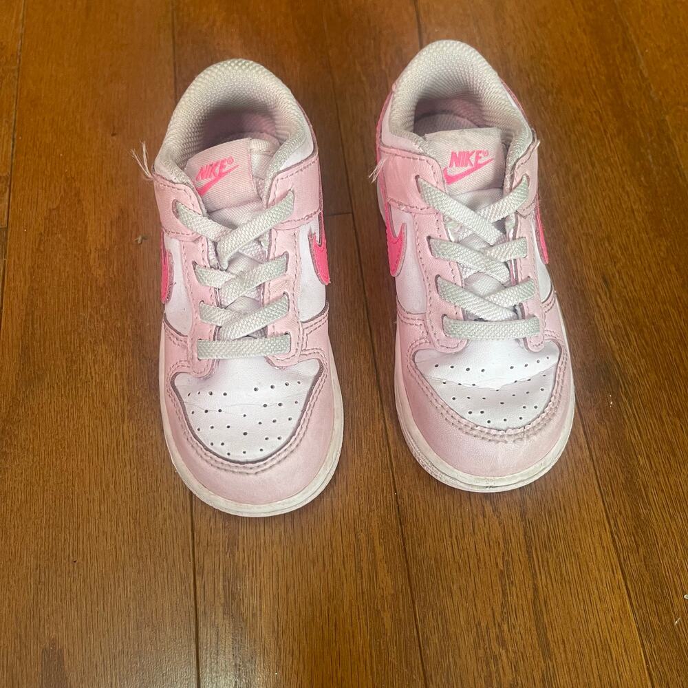 8C Nike Dunk Low Triple Pink